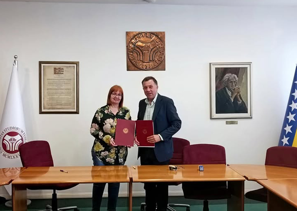 Univerzitet u Tuzli potpisao sporazum o saradnji s Planinarskim društvom „Konjuh“ povodom 30. godišnjice genocida u Srebrenici