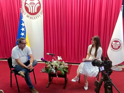 Univerzitet u Tuzli - Održano predavanje “Medijska prezentacija genocida u Srebrenici i uloga medija u procesu razumijevanja ratnih zločina”