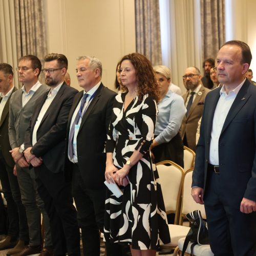 589907780_1378950600911413_1835942978369455253_n