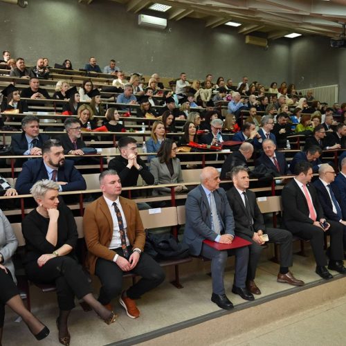 600910495_1307260031203080_7807591056944319139_n