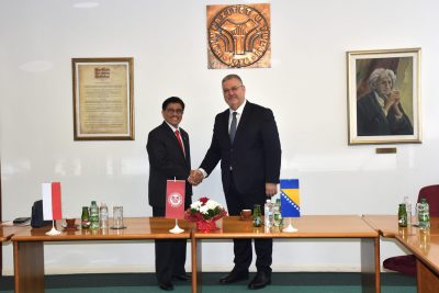 Rektor Univerziteta u Tuzli, prof. dr. Amir Karić, ugostio ambasadora Republike Indonezije sa delegacijom