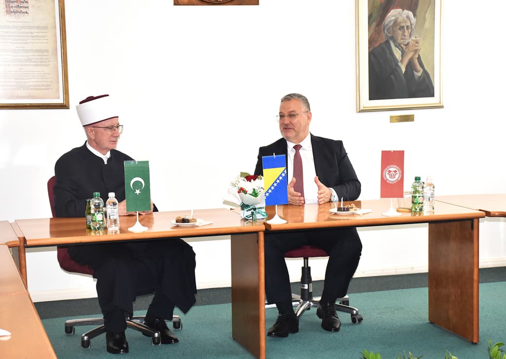 UNIVERZITET U TUZLI POSJETILI PREDSTAVNICI MUFTIJSTVA TUZLANSKOG