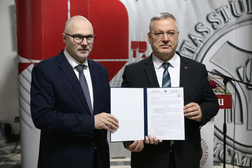 Univerzitet u Tuzli - Reakreditacijom Univerzitet u Tuzli potvrdio lidersko mjesto u BiH