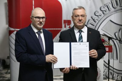 Univerzitet u Tuzli - Reakreditacijom Univerzitet u Tuzli potvrdio lidersko mjesto u BiH