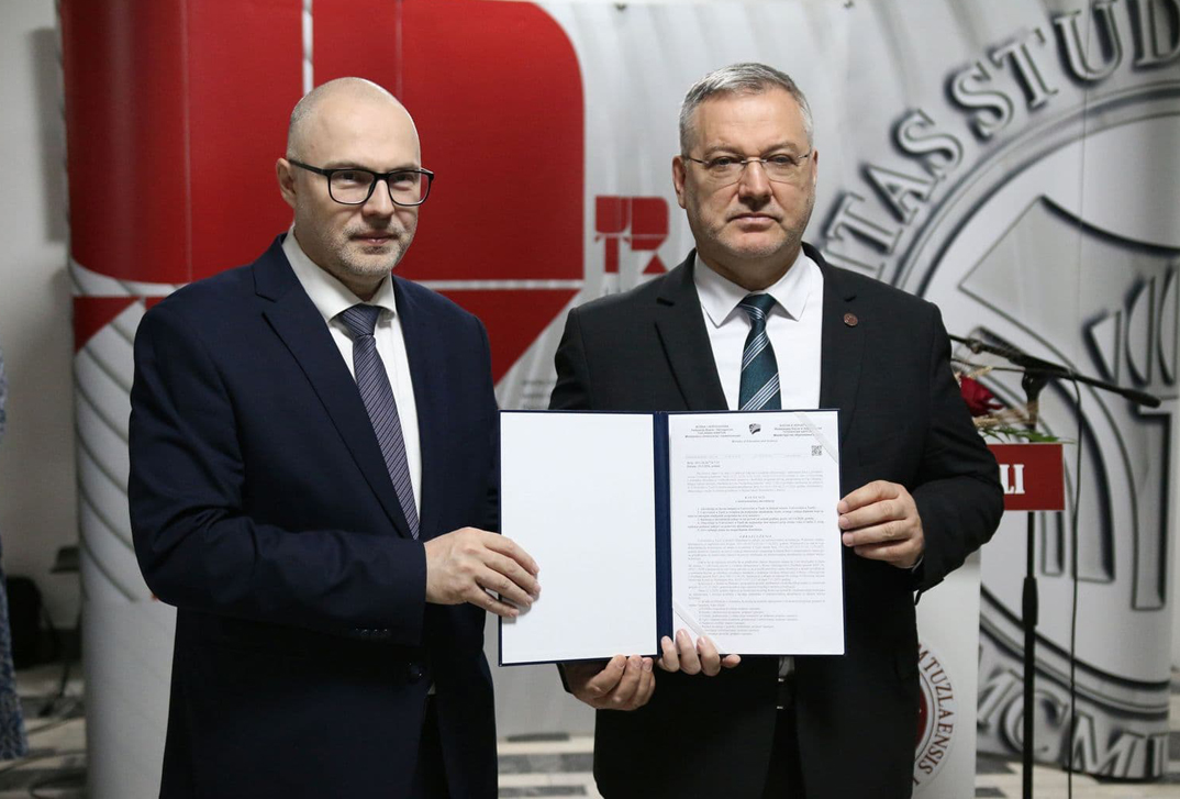 REAKREDITACIJOM UNIVERZITET U TUZLI POTVRDIO LIDERSKO MJESTO U BOSNI I HERCEGOVINI