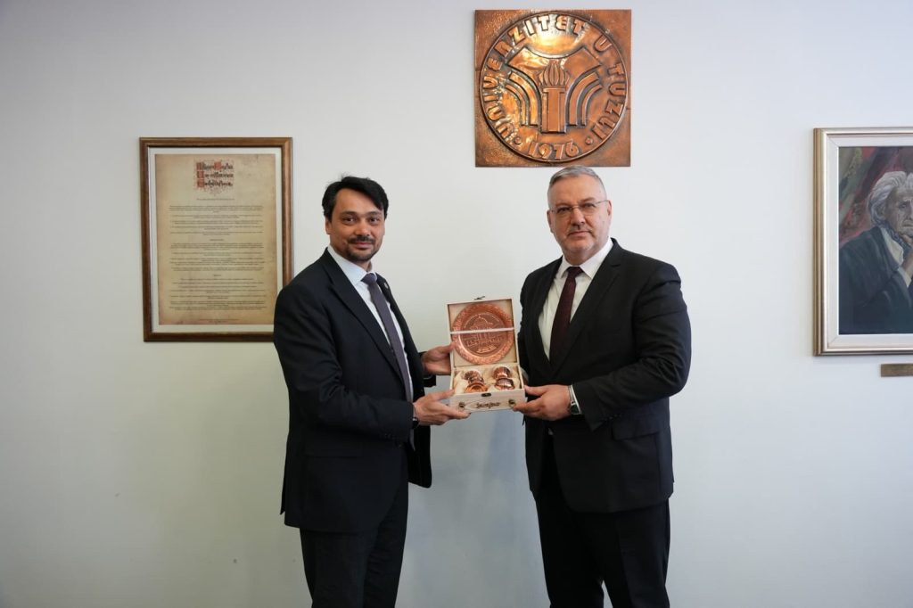 Univerzitet u Tuzli - Delegacija IUS-a posjetila Univerzitet u Tuzli